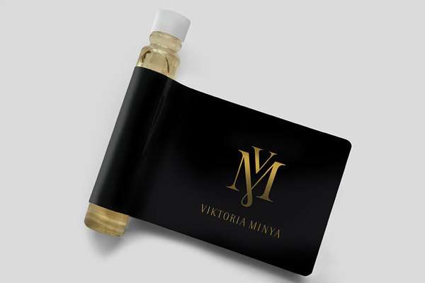 Diseño de etiqueta para el perfume Viktoria Minya