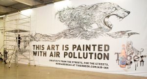 Kristopher-Ho-draws-with-Air-Ink-made-from-London-air-pollution