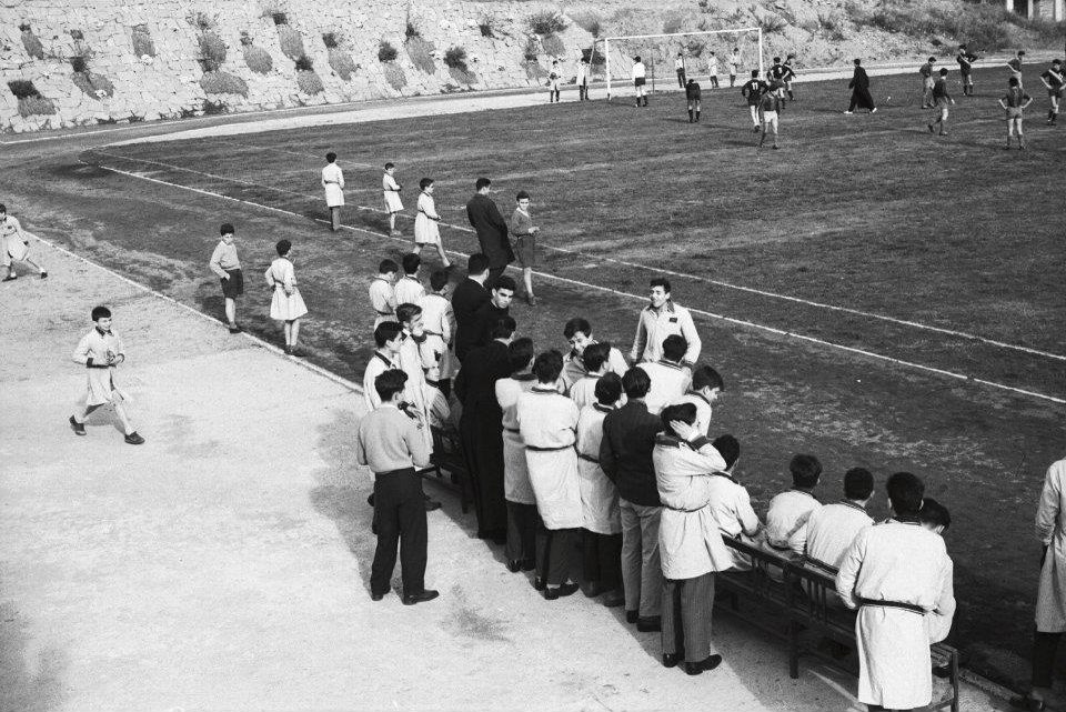 Campo de fútbol de Llars Mundet, por Milagros Caturla