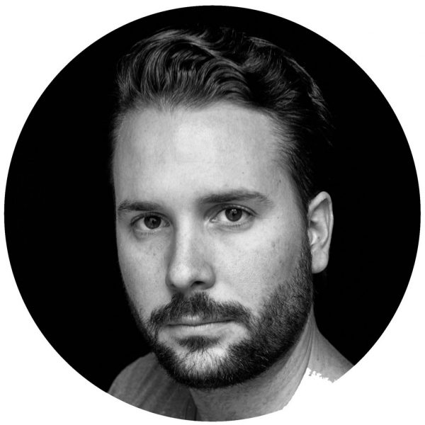 Adrián Suárez apuesta por la videopoesía con 'Alone with everybody'