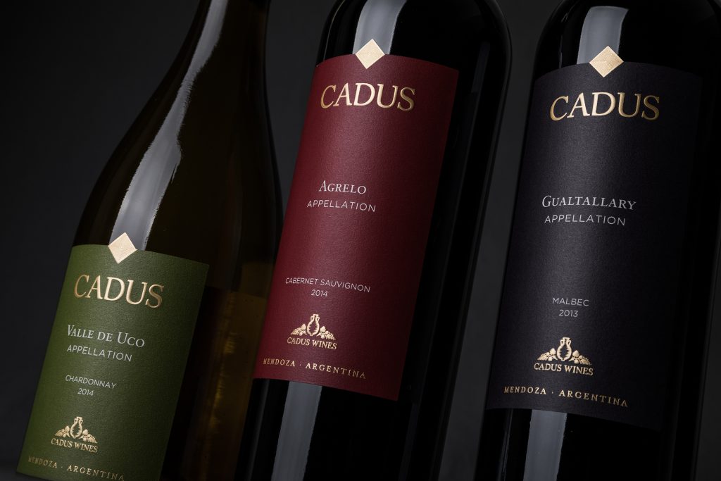 Oros. Cadus Appellation Chardonnay, Sauvignon y Malbec.