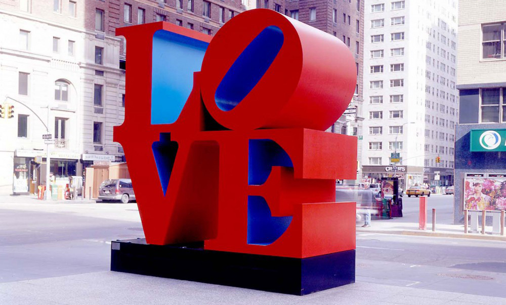 La escultura LOVE de Robert Indiana 2