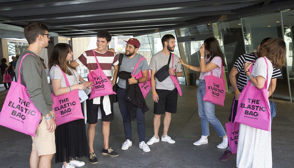 La novena edición de Serifalaris se celebra en un autocine